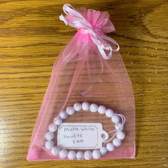 Matte White Howlite Crystal Bracelet (8mm beads) - Picture 5 of 5